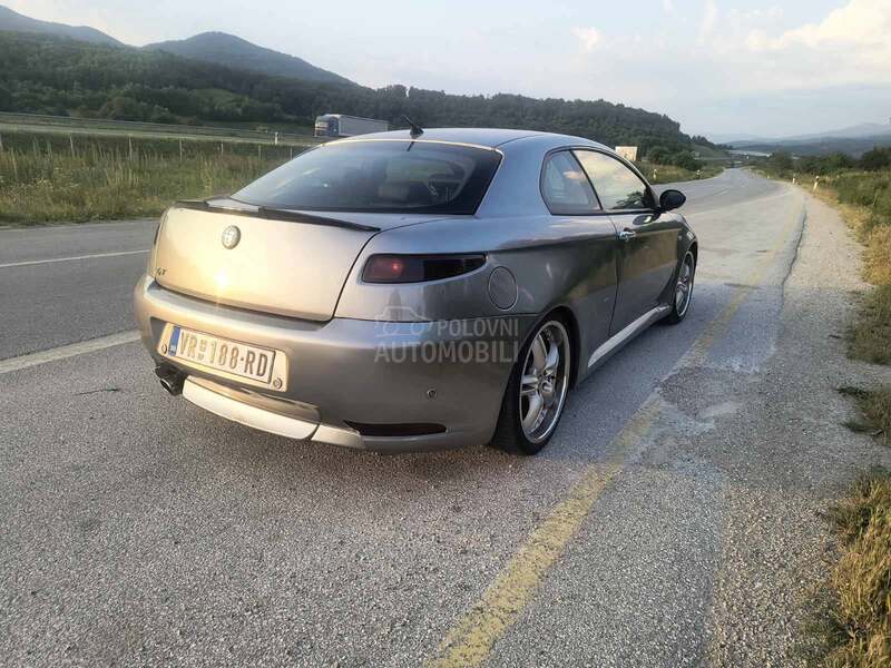 Alfa Romeo GT 