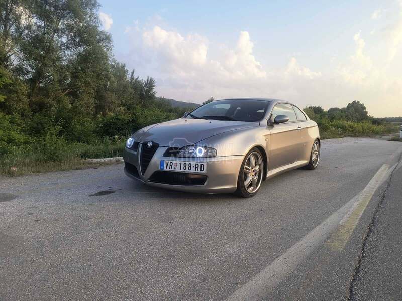 Alfa Romeo GT 