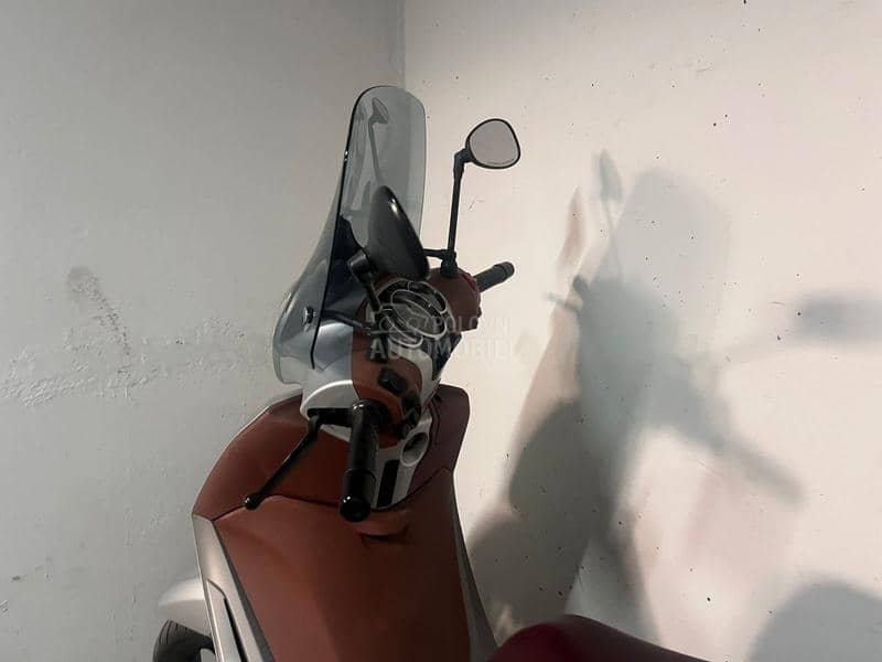 Piaggio Beverly 350