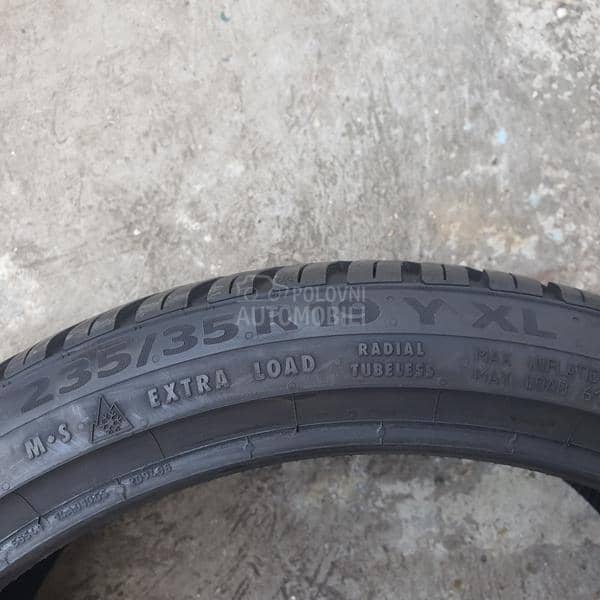 Continental 235/35 R19 Sve sezone