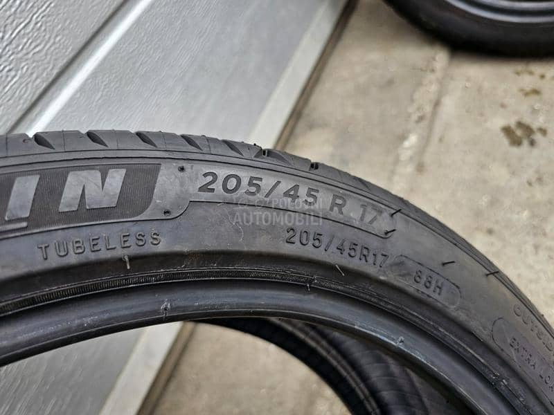 Michelin 205/45 R17 Letnja