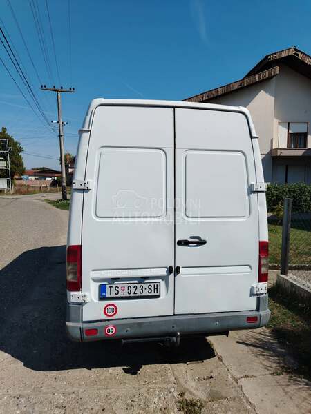 Mercedes Benz 208 2.3
