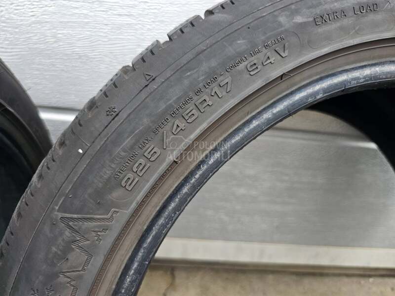 Dunlop 225/45 R17 Zimska