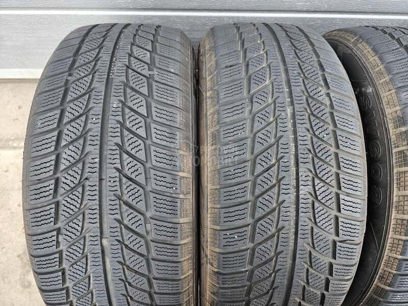 Goodride 215/55 R16 Zimska