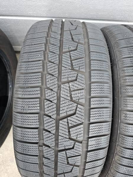 Champiro 225/40 R18 Zimska