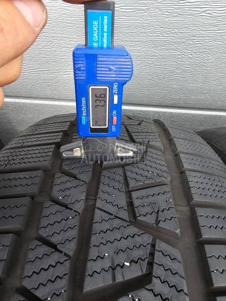 Champiro 225/40 R18 Zimska