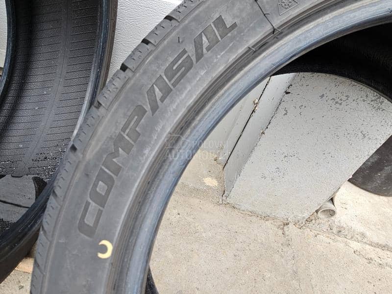 Champiro 225/40 R18 Zimska