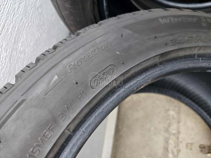Hankook 245/45 R18 Zimska