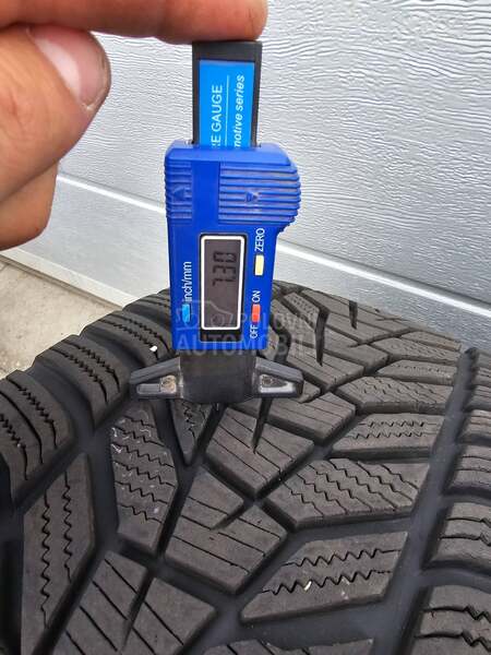 Hankook 245/45 R18 Zimska
