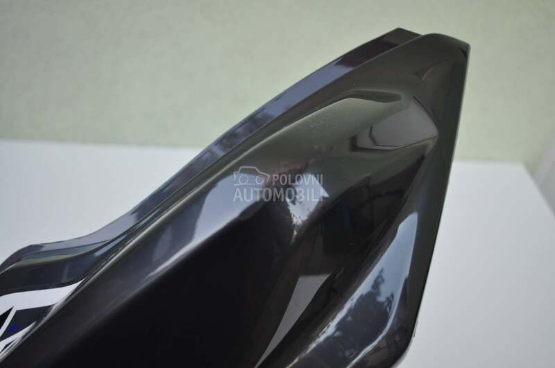Yamaha Aerox desna maska