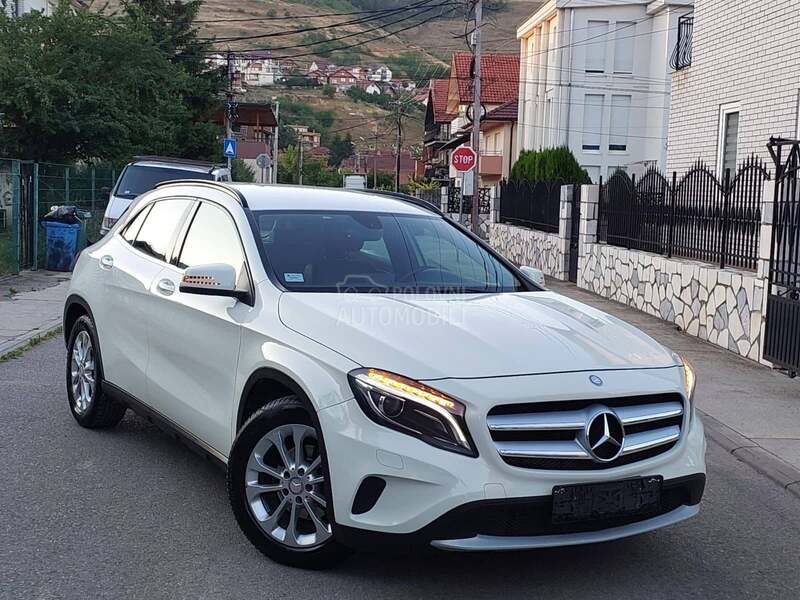 Mercedes Benz GLA 200 