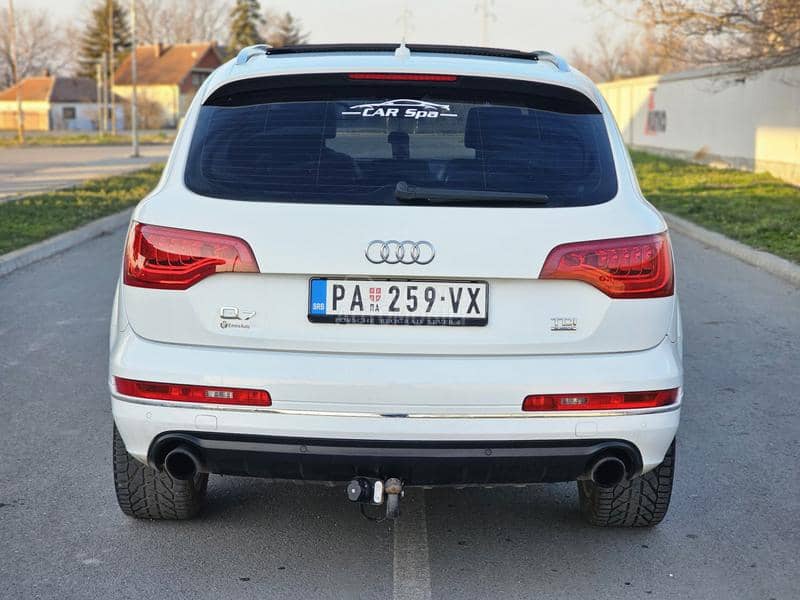 Audi Q7 S line