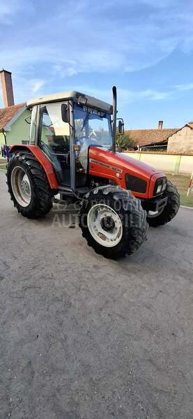 Massey Ferguson 4235