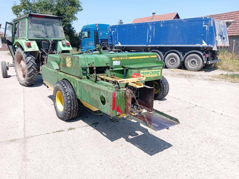 John Deere 346