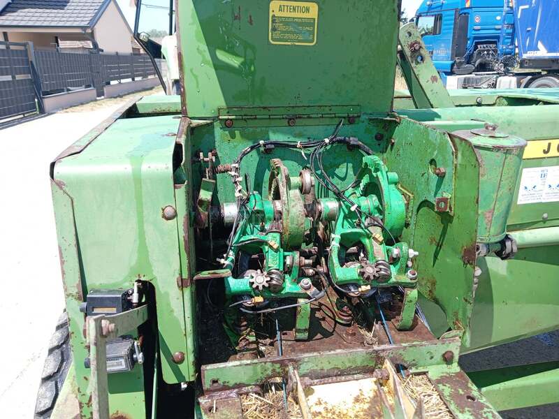 John Deere 346