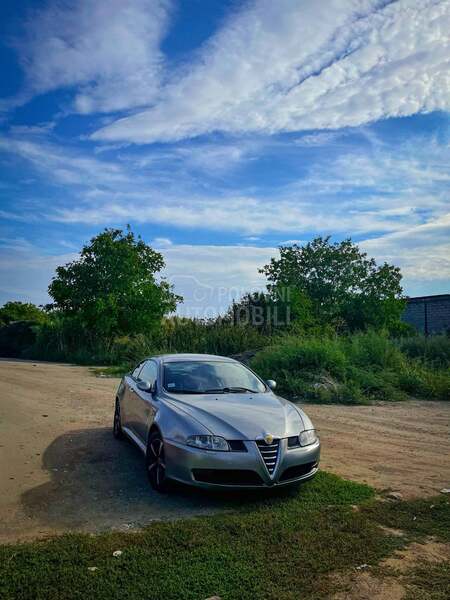 Alfa Romeo GT 