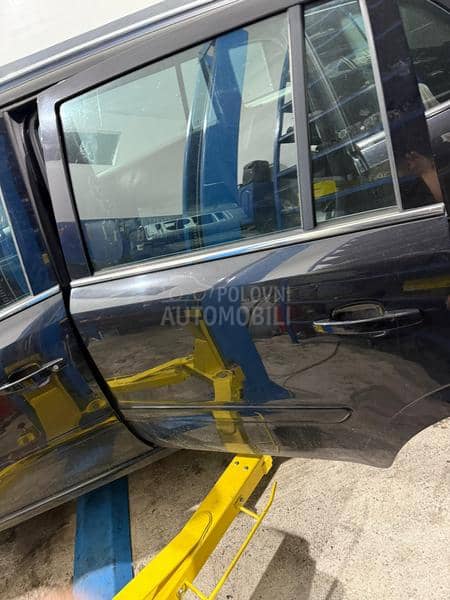 Zadnja desna vrata Zafira B