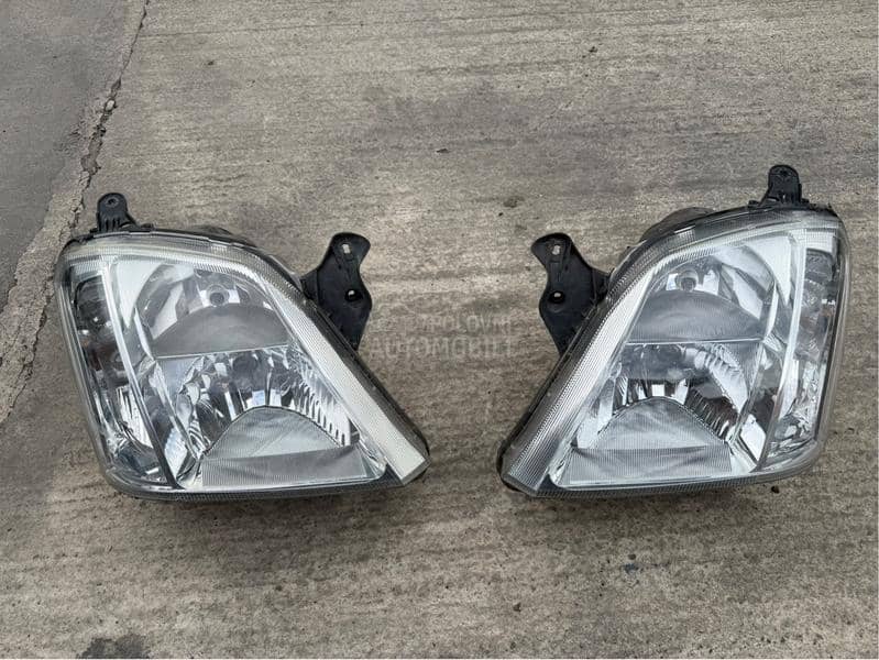 Prednji farovi Meriva A