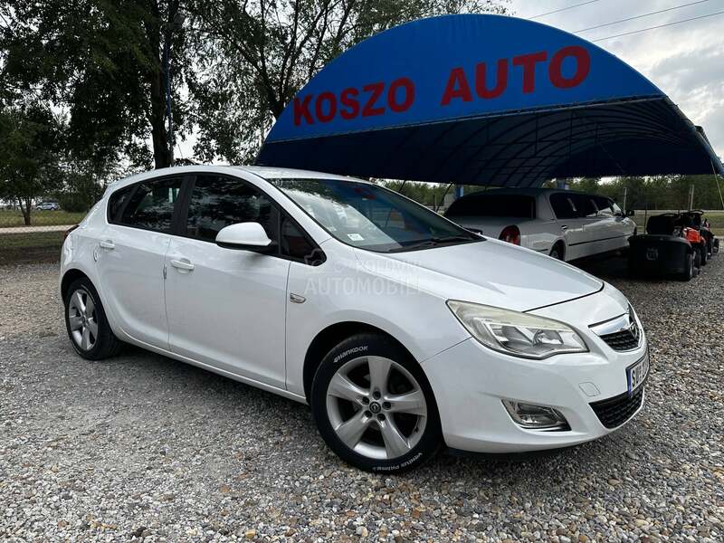 Opel Astra J 
