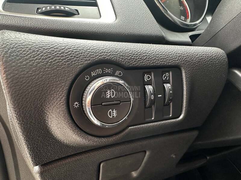 Opel Astra J 