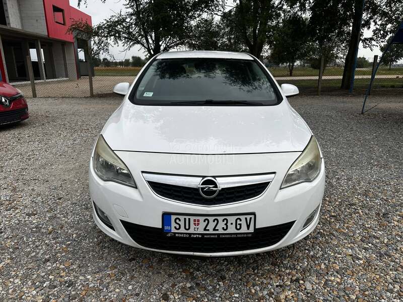 Opel Astra J 