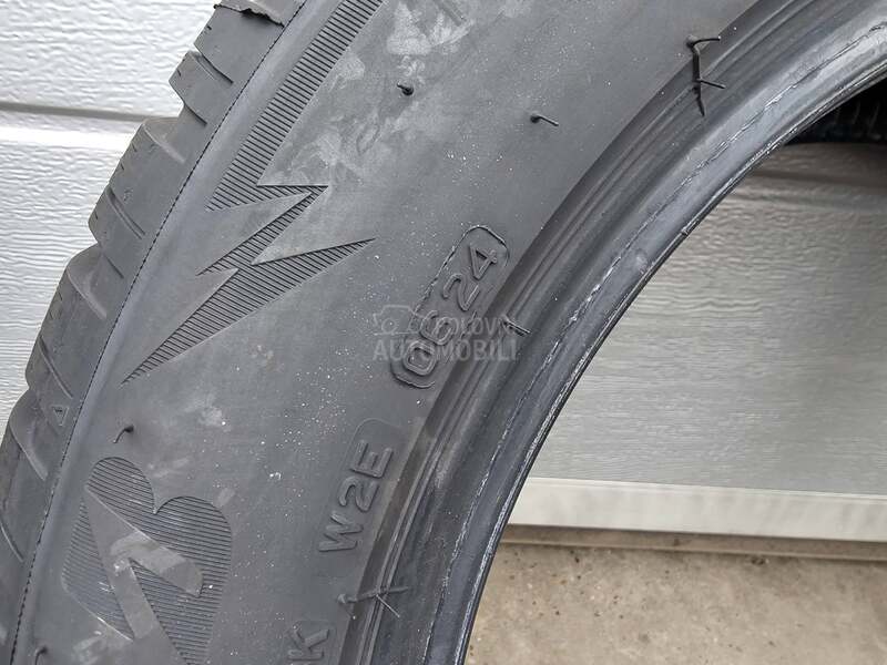 Bridgestone 205/55 R16 Zimska