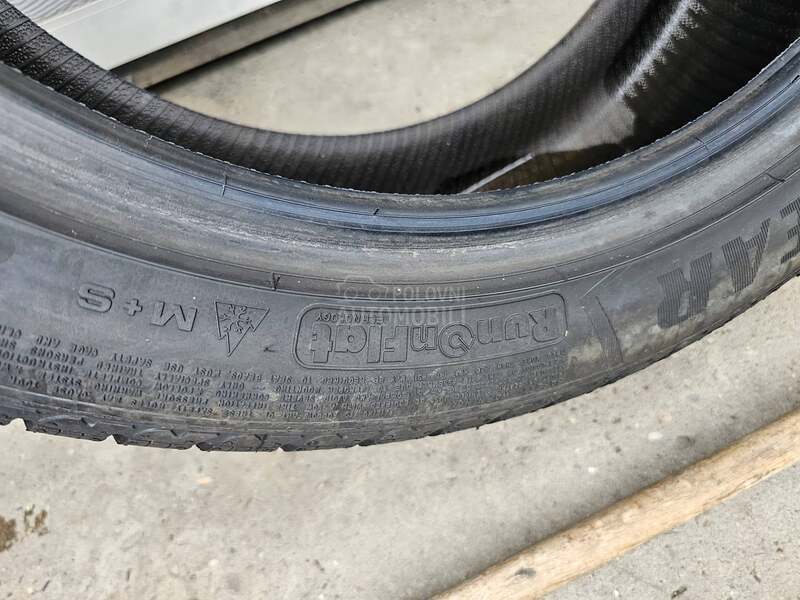 Goodyear 245/45 R19 Zimska