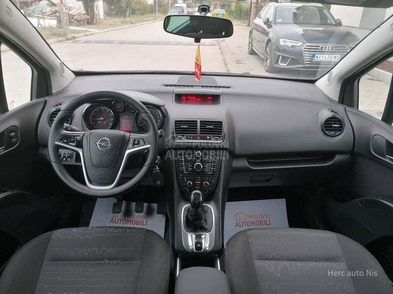 Opel Meriva 1.4i DESIGN CH