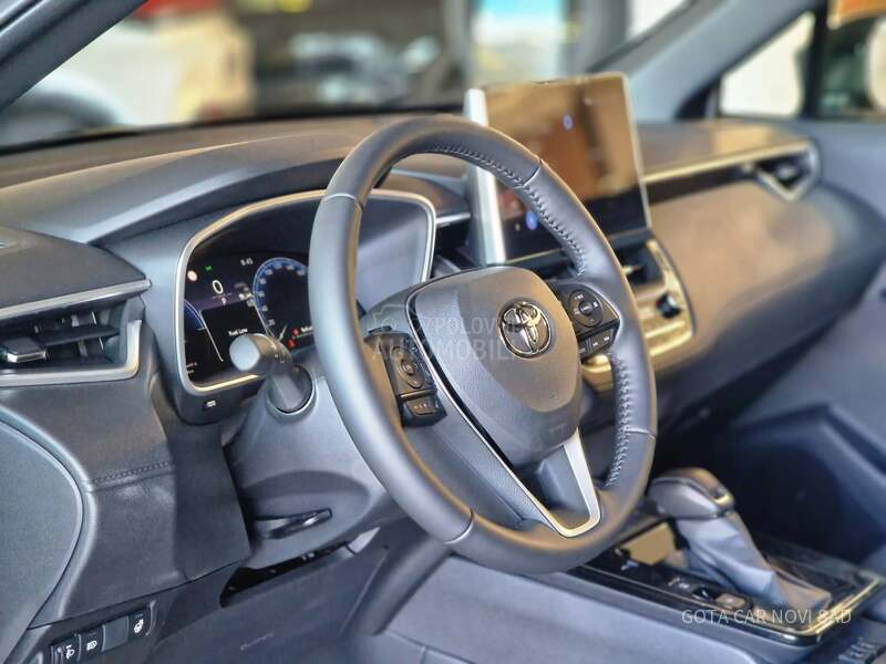 Toyota Corolla Cross 2.0 HEV E-CVT STYLE
