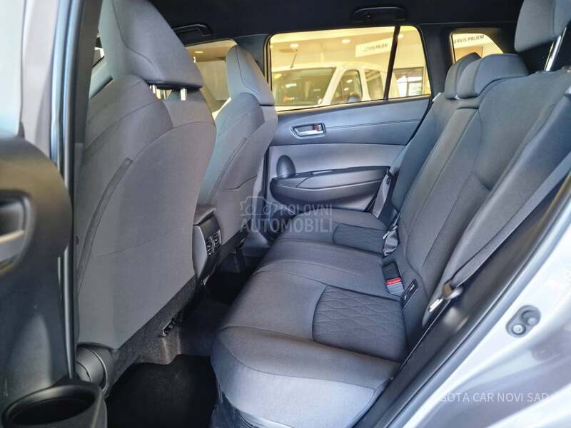 Toyota Corolla Cross 2.0 HEV E-CVT STYLE