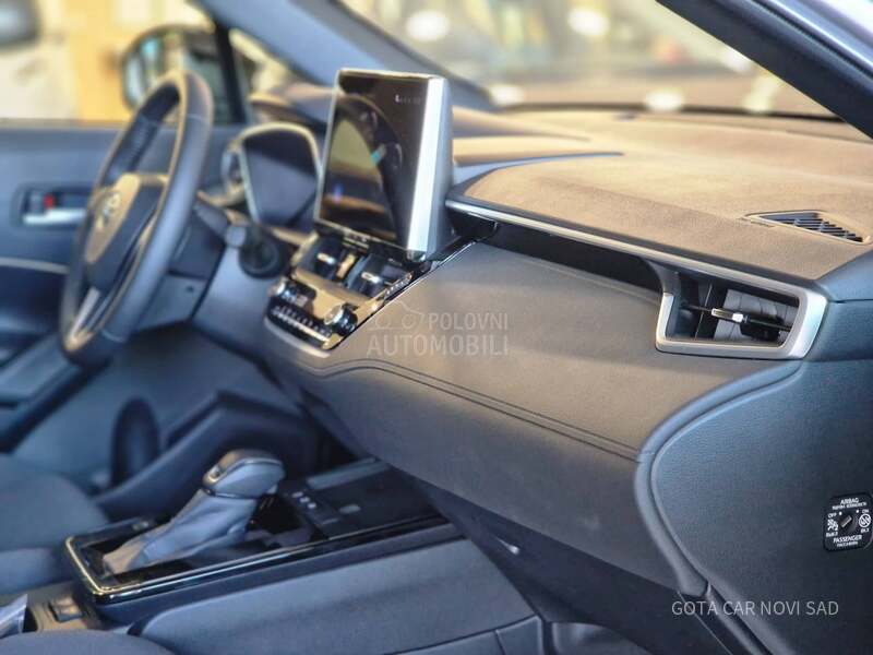Toyota Corolla Cross 2.0 HEV E-CVT STYLE