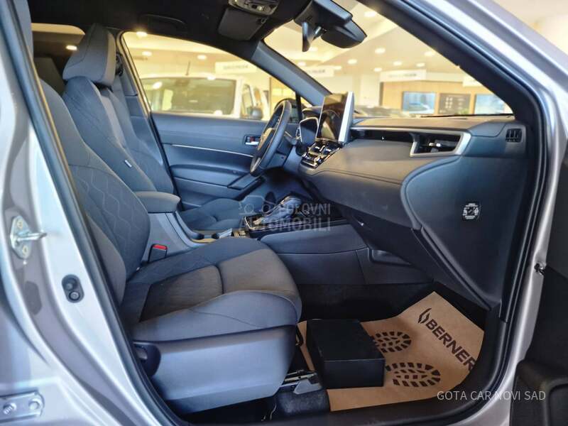 Toyota Corolla Cross 2.0 HEV E-CVT STYLE