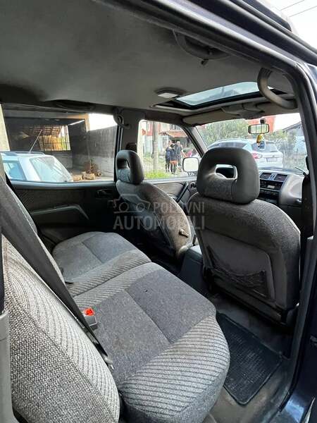 Nissan Terrano 