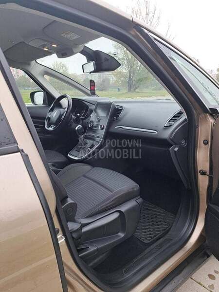 Renault Scenic 1.5 dCi 110 EDC