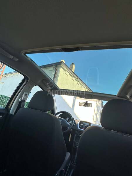 Peugeot 207 207 1.6HDI PANO