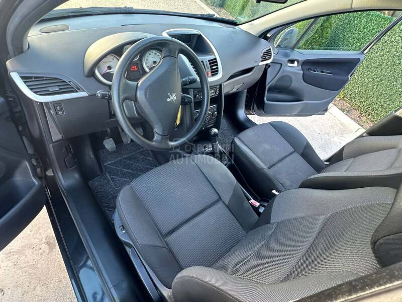 Peugeot 207 207 1.6HDI PANO