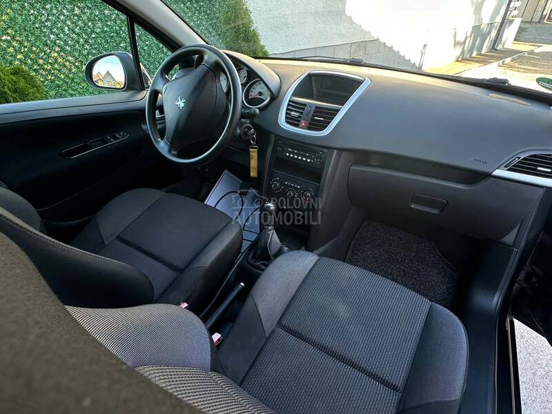Peugeot 207 207 1.6HDI PANO