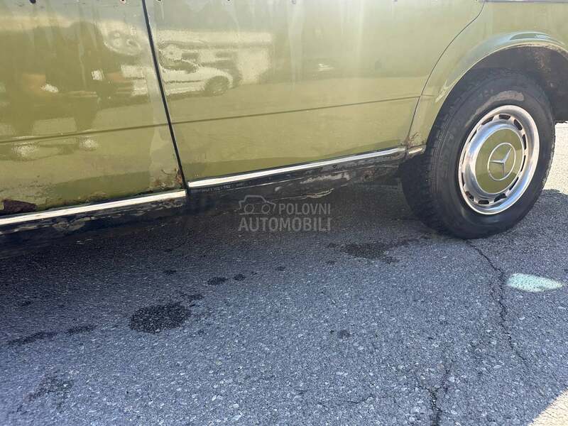 Mercedes Benz W123 240D