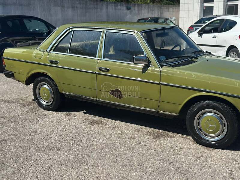 Mercedes Benz W123 240D