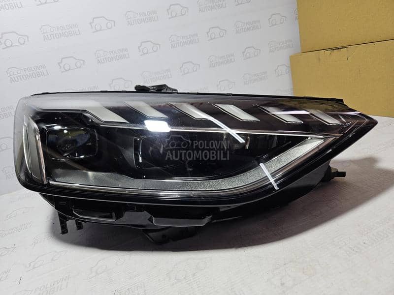 A4 8W0 FAR DESNI LED 034