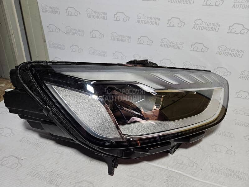 A4 8W0 FAR DESNI LED 034
