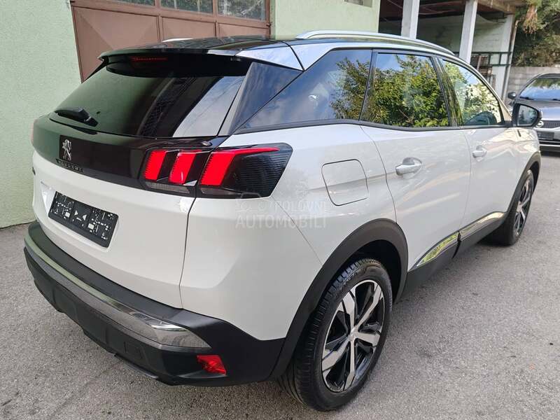 Peugeot 3008 1.2 Allure CROSSWAY