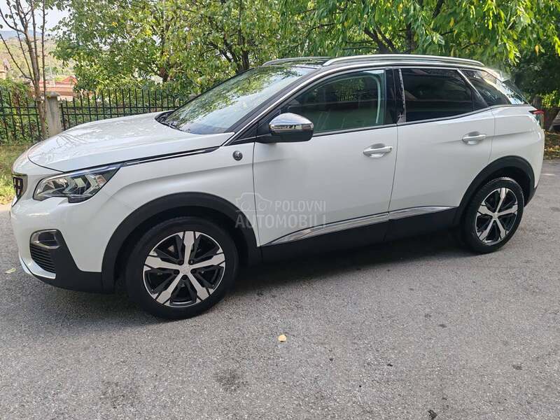 Peugeot 3008 1.2 Allure CROSSWAY