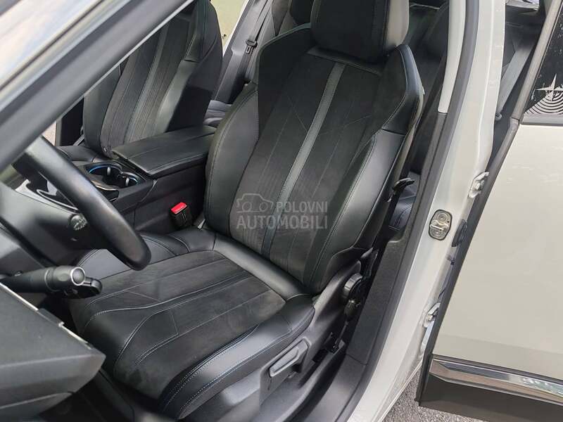 Peugeot 3008 1.2 Allure CROSSWAY