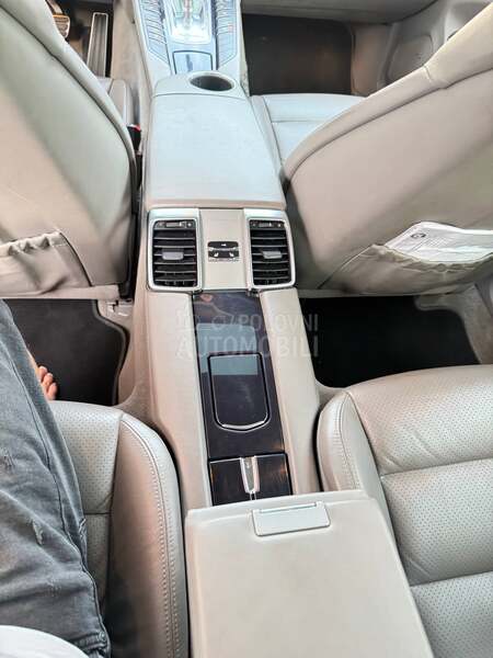 Porsche Panamera 4