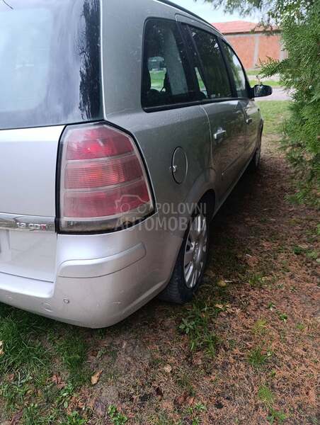 Opel Zafira b