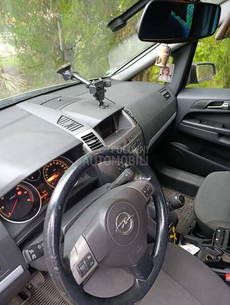 Opel Zafira b