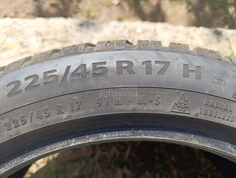 Continental 225/45 R17 Zimska