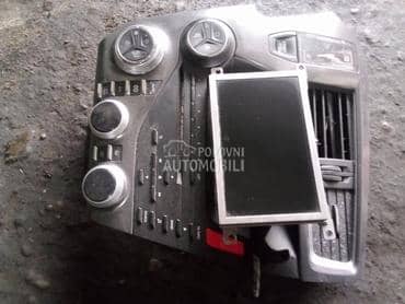 klimatronik i displej za Citroen DS5 za 2013. god.