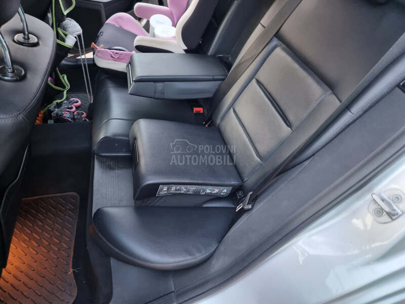 Mercedes Benz E 200 CDI AUT